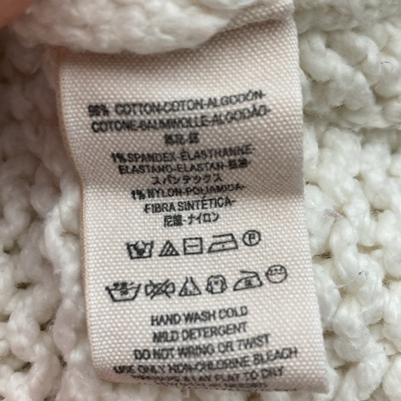 White pullover - Picture 9 of 9